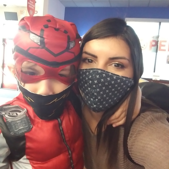 Meet your Posher, Heather - Picture 2 of 2